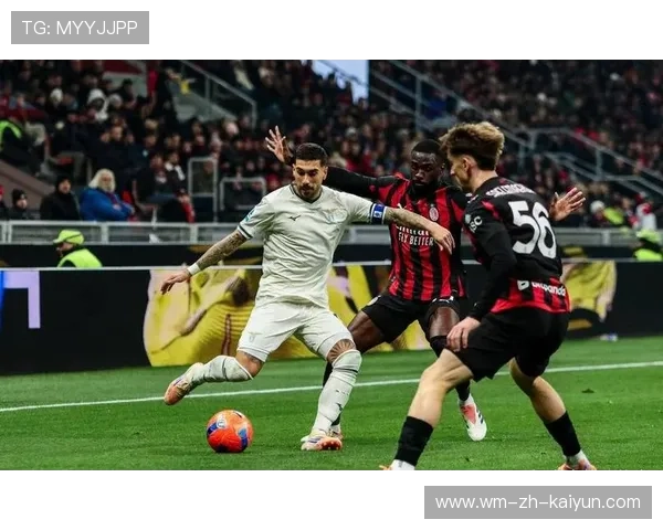 AC米兰一脚吊射直奔死角令人惊叹